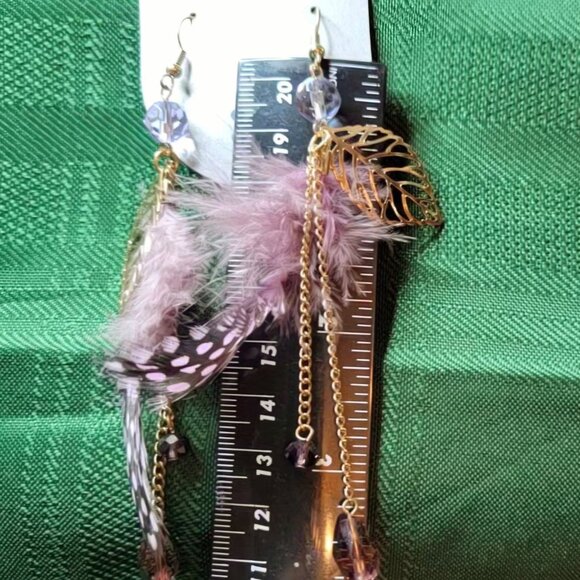 Three Pairs of Click Six Feathered Earrings! - Picture 10 of 15